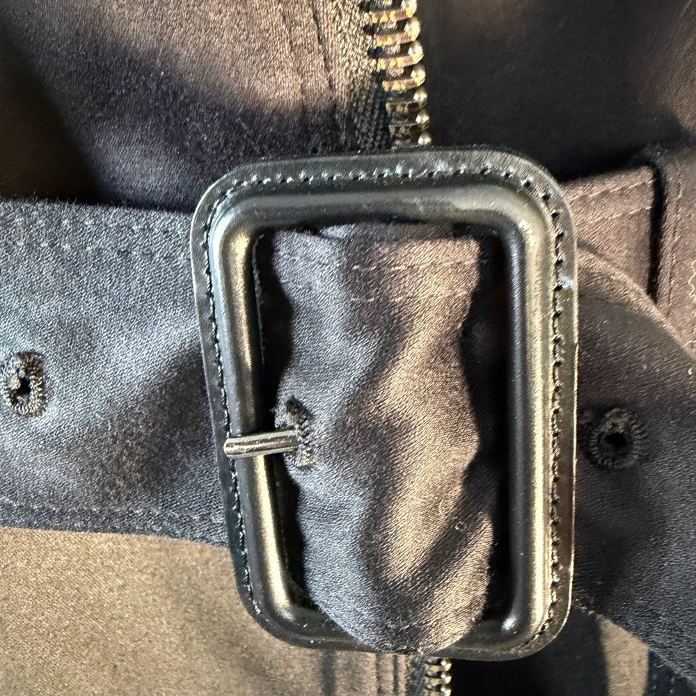 Burberry black Double-Breasted Trench Coat - Picture 10 of 13